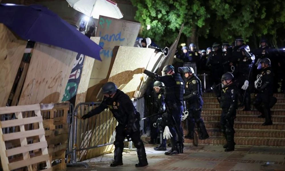 ΗΠΑ: Η αστυνομία ξεκίνησε την επέμβασή της στο UCLA (βίντεο)